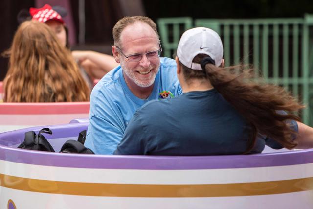 Love For Disney California Man Visits Theme Park 2 000 Days In A Row World News Hindustan Times