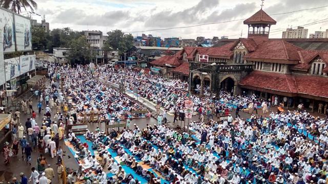 Namaz being offered outside the iconic Bandra station. (Kunal Patil) Namaz being offered outside the iconic Bandra station. (Kunal Patil)