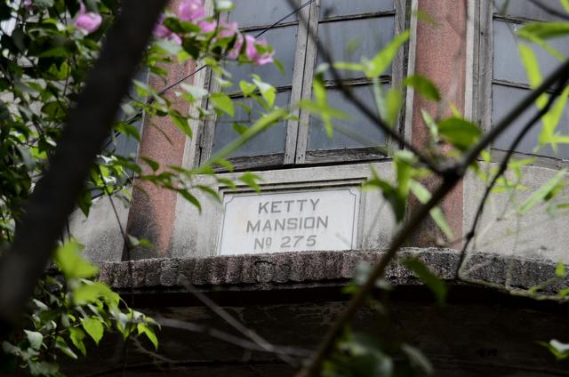 The 3-storeyed Ketty Mansion . (RAVINDRA JOSHI/HT)