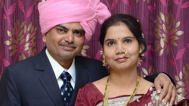 Jayant Andraskar (left) and his wife, Manisha. (HT Photo) Jayant Andraskar (left) and his wife, Manisha. (HT Photo)