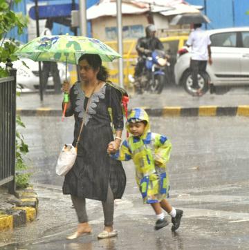 Do we have to go to school, seems to be question on this child’s mind. (Anshuman Poyrekar/HT) Do we have to go to school, seems to be question on this child’s mind. (Anshuman Poyrekar/HT)