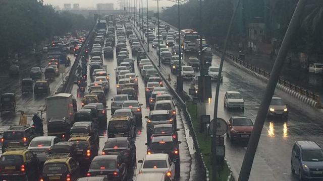 The traffic situation could worsen further. (Satish Bate) The traffic situation could worsen further. (Satish Bate)