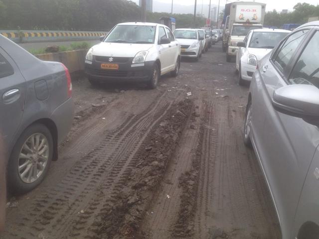 Some vehicles were damaged owing to the poor roads. (HT Photo) Some vehicles were damaged owing to the poor roads. (HT Photo)