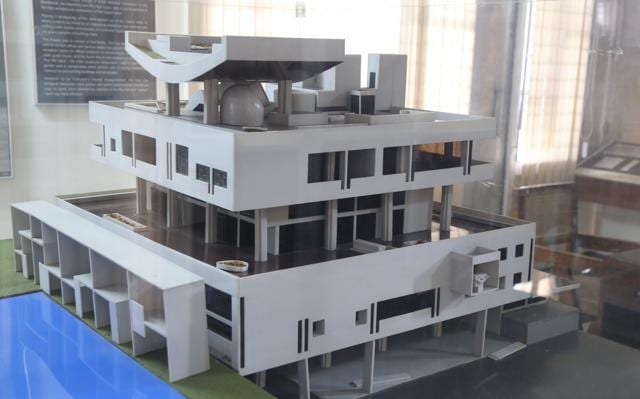 Model of proposed governor palace at Chandigarh Architecture Museum. (Sanjeev Sharma/HT)