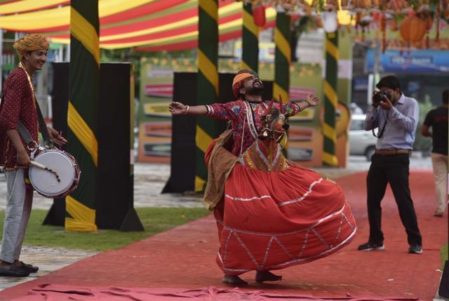 A cultural troupe also performed at the event. (Raj K Raj/HT PHOTO) A cultural troupe also performed at the event. (Raj K Raj/HT PHOTO)