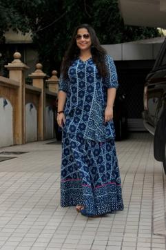 Vidya Balan spotted at outside of Arjun Rampal`s office in Mumbai on June 23. (IANS)