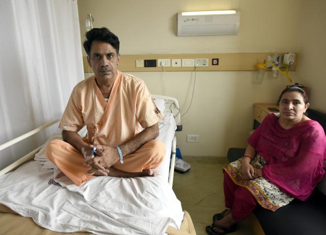 Ravinder Sehrawat was admitted to west Delhi-situated BLK Super-Speciality Hospital, after being diagnosed as a severe case of typhoid fever— a water-borne disease. (Sonu Mehta/HT PHOTO) Ravinder Sehrawat was admitted to west Delhi-situated BLK Super-Speciality Hospital, after being diagnosed as a severe case of typhoid fever— a water-borne disease. (Sonu Mehta/HT PHOTO)