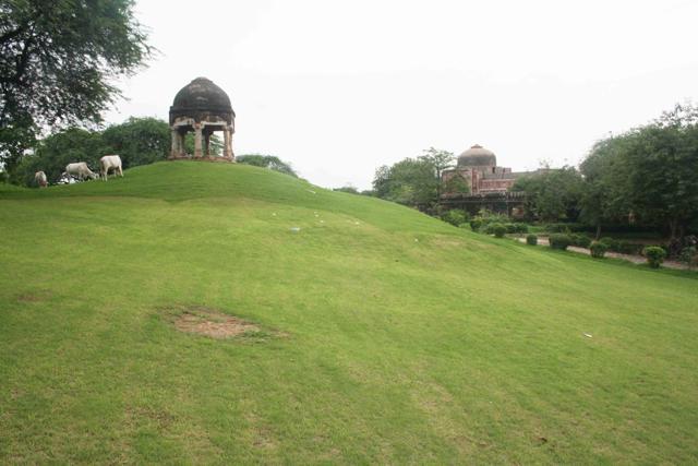 The Metcalfe’s Folly in Mehrauli stands at the top of a grassy mound and provides a magnificent view of Qutub Minar . (Mayank Austen Soofi/HT Photo)