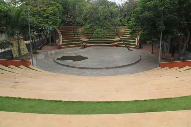 How Rekha Shabana Javed Akhtar Got Together To Turn Mumbai S Scrapyard Into Mini Forest Hindustan Times In a bid to attract tourists to the elephanta island, the state government has decided to spend rs93 crore to build. how rekha shabana javed akhtar got