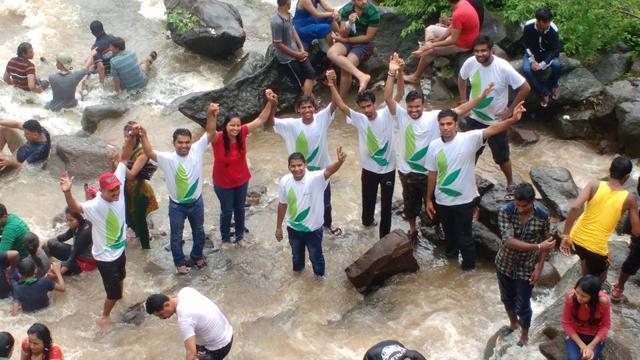 Members of NGO Environment Life, which conducted the clean-up drive. (HT Photo) Members of NGO Environment Life, which conducted the clean-up drive. (HT Photo)