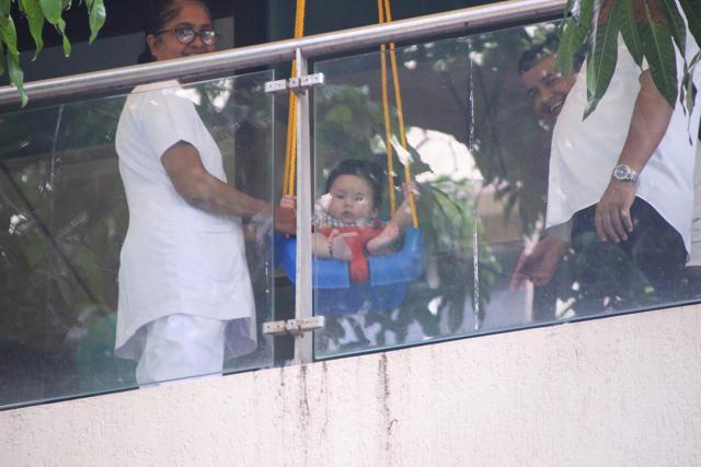 Actor Kareena Kapoor Khan and Saif Ali Khan’s son Taimur enjoys a lazy Tuesday afternoon on his swing. (Viral Bhayani)