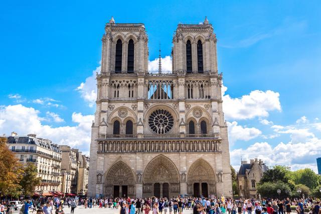 Notre Dame in Paris lost 20,000 housing units in five years due to tourist rentals. (Shutterstock) Notre Dame in Paris lost 20,000 housing units in five years due to tourist rentals. (Shutterstock)