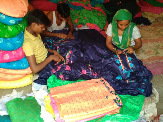 Falling in the cottage industry segment, most operate from their homes with a daily income varying between Rs 500 and Rs 700. (HT Photo) Falling in the cottage industry segment, most operate from their homes with a daily income varying between Rs 500 and Rs 700. (HT Photo)