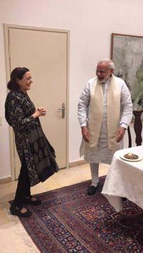 PM Narendra Modi with chef Reena Pushkarna, an Indian Army colonel’s daughter who made Tel Aviv her home 33 years ago. (HT photo) PM Narendra Modi with chef Reena Pushkarna, an Indian Army colonel’s daughter who made Tel Aviv her home 33 years ago. (HT photo)
