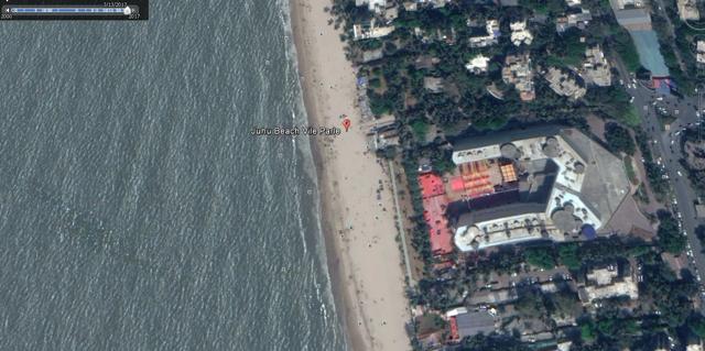 The visibly declined coastline at Juhu beach in 2017. The visibly declined coastline at Juhu beach in 2017.