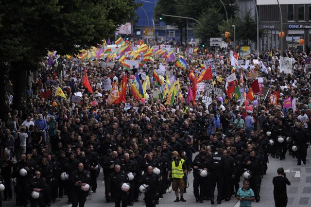 Protesters take part in the "solidarity without borders instead of G20" demonstration on July 8, 2017 in Hamburg, Germany. (AFP) Protesters take part in the "solidarity without borders instead of G20" demonstration on July 8, 2017 in Hamburg, Germany. (AFP)