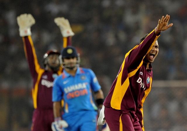 Virat Kohli (C) would like to continue his good form, but Sunil Narine (R) will have other ideas. (AFP/Getty Images) Virat Kohli (C) would like to continue his good form, but Sunil Narine (R) will have other ideas. (AFP/Getty Images)