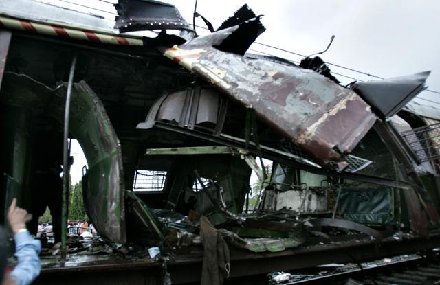 The train at Mahim station. (HT FILE) The train at Mahim station. (HT FILE)