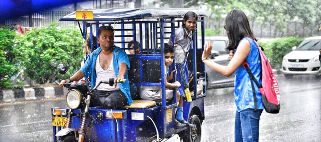 Tuesday’s rain also spelt chaos on the roads causing waterlogging and traffic jams across the city. (Arun Sharma / HT Photo) Tuesday’s rain also spelt chaos on the roads causing waterlogging and traffic jams across the city. (Arun Sharma / HT Photo)