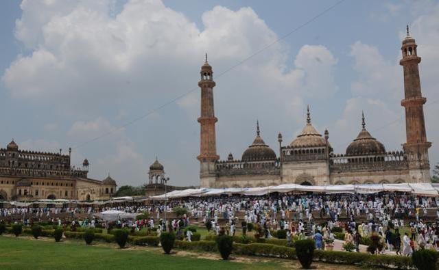 Eid-ul-fitr congregation in the lawns of the Bara Imambara in Lucknow, Uttar Pradesh. (Subhankar Chakraborty / HT Photo) Eid-ul-fitr congregation in the lawns of the Bara Imambara in Lucknow, Uttar Pradesh. (Subhankar Chakraborty / HT Photo)