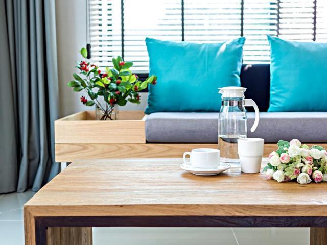 Flowers can brighten up any space. (Shutterstock)