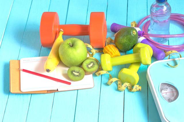 Controlling food portion sizes and eating fruits and vegetables are a better way to lose weight. (Shutterstock) Controlling food portion sizes and eating fruits and vegetables are a better way to lose weight. (Shutterstock)