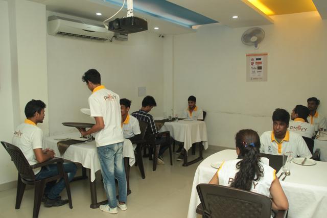 The food and beverages service steward training under Delhi Police initiative YUVA which is a part of Pradham Mantri Kaushal Vikas Yojana. (Shivam Saxena/ HT Photo )