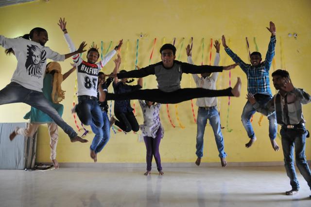 Akram Khan (centre), a 21-year-old BSc Computer Science student, uses dance to break down religious, gender and social barriers. (Mujeeb Faruqui / HT Photo)