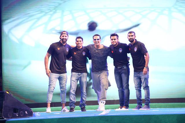 Players from Delhi Dynamos FC with actor Akshay Kumar at the opening ceremony of last year’s SARE Homes HT GIFA.