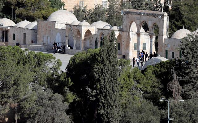 Israeli police check the scene where assailants fired shots in Jerusalem's Old City on Friday, July 14, 2017. (AFP)