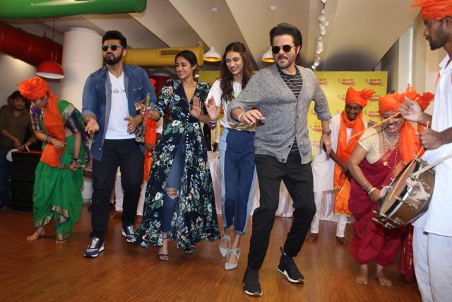 Mubarakan Arjun Kapoor To Visit Delhi Chandigarh As Karan And Charan For Song Launch Of Jat Jaguar Hindustan Times Songolyrics.in offers lyrics, mp3 songs collection and music albums from soundcloud to freely listen. mubarakan arjun kapoor to visit delhi