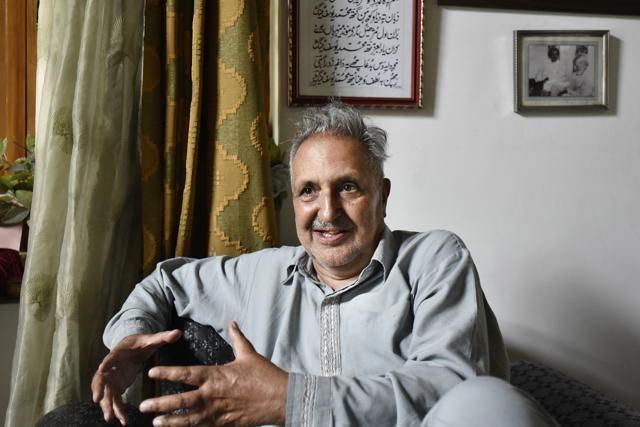 Mohammad Yousuf Taing, biographer of Sheikh Abdullah, says Bazaz was a great intellectual. He persuaded Sheikh Abdullah to honour Bazaz as a fellow of the Kashmir Academy of Art and Culture in the ’70s. (Burhaan Kinu / HT Photo) Mohammad Yousuf Taing, biographer of Sheikh Abdullah, says Bazaz was a great intellectual. He persuaded Sheikh Abdullah to honour Bazaz as a fellow of the Kashmir Academy of Art and Culture in the ’70s. (Burhaan Kinu / HT Photo)