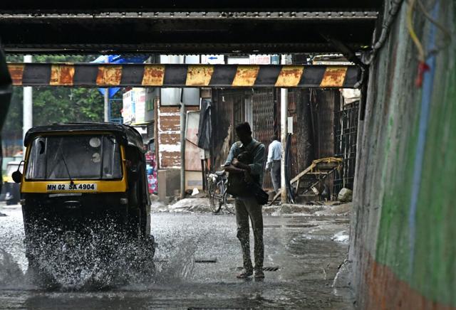 Waterlogged Andheri subway. (Shashi Kashyap) Waterlogged Andheri subway. (Shashi Kashyap)