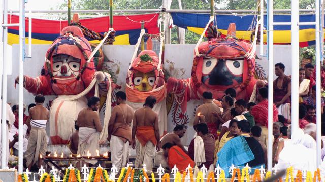 Balabhadra, Subhadra and Jagannatha on Snana Mandapa during Snanan Poornima. (Text and photographs copyright Subas Pani) Balabhadra, Subhadra and Jagannatha on Snana Mandapa during Snanan Poornima. (Text and photographs copyright Subas Pani)