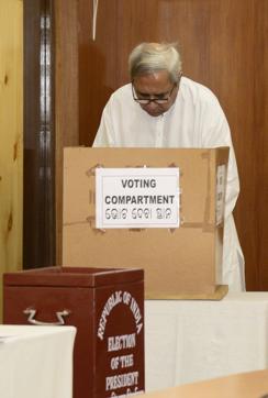 Odisha chief minister Naveen Patnaik casts his vote in the presidental election at the Assembly in Bhubaneswar on Monday. (Arabinda Mahapatra/HT Photo) Odisha chief minister Naveen Patnaik casts his vote in the presidental election at the Assembly in Bhubaneswar on Monday. (Arabinda Mahapatra/HT Photo)