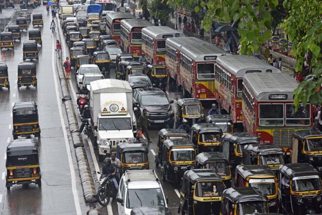 The rain led to traffic snarls on LBS Road in the morning. (PRATIK CHORGE) The rain led to traffic snarls on LBS Road in the morning. (PRATIK CHORGE)