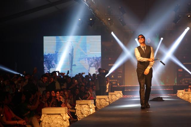 Akshay Kumar walks the ramp for fashion designer Ramesh Dembla at the opening of the India Luxury Style Week Men's Edition 2017 in Bengaluru. (IANS) Akshay Kumar walks the ramp for fashion designer Ramesh Dembla at the opening of the India Luxury Style Week Men's Edition 2017 in Bengaluru. (IANS)