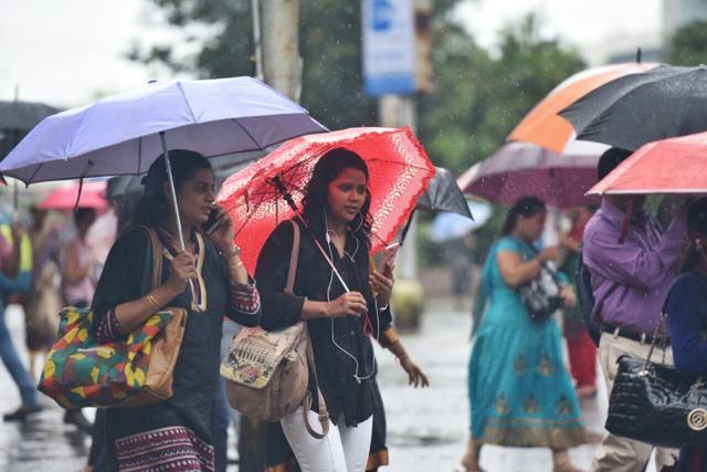 Some chose to step out in style. (Satyabrata Tripathy/HT) Some chose to step out in style. (Satyabrata Tripathy/HT)