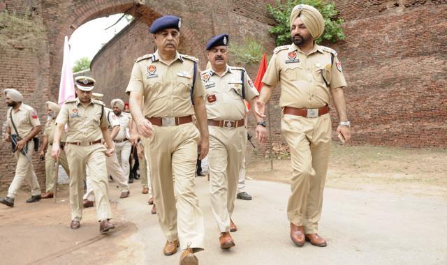 DGP Arora at the training centre in Bahadurgarh, Patiala. (Bharat Bhushan/HT) DGP Arora at the training centre in Bahadurgarh, Patiala. (Bharat Bhushan/HT)
