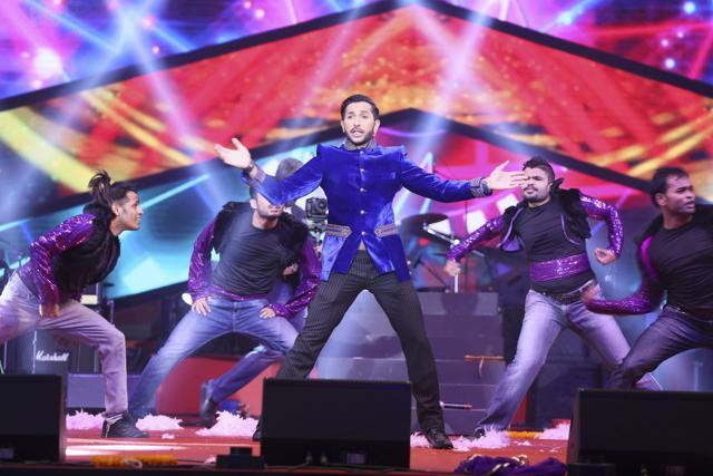 Choreographer Terence Lewis performing at a wedding event. (Badal Raja Company)