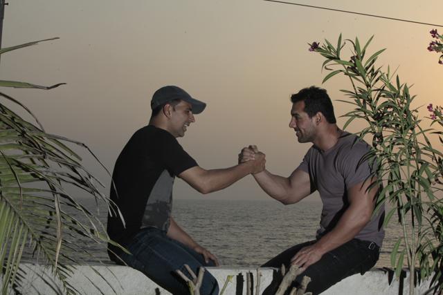 Actors Akshay Kumar and John Abraham. (Hindustan Times)