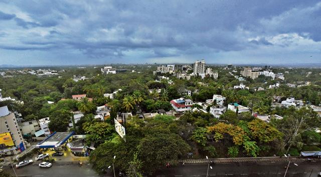 A view of the cityscape in Pune, circa 2017. Pune was known as the Bicycle City of India and as the Oxford of East, but this now only on paper, writes Lila Poonawala. The actual fact is that the city’s infrastructure has outlived its existence, she feels. (Pratham Gokhale/HT PHOTO) A view of the cityscape in Pune, circa 2017. Pune was known as the Bicycle City of India and as the Oxford of East, but this now only on paper, writes Lila Poonawala. The actual fact is that the city’s infrastructure has outlived its existence, she feels. (Pratham Gokhale/HT PHOTO)