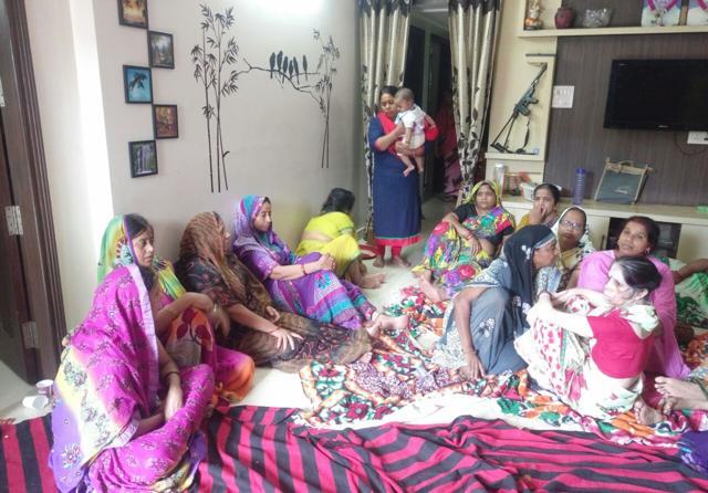 Family members of Anil Gupta grieve his loss. (HT Photo)