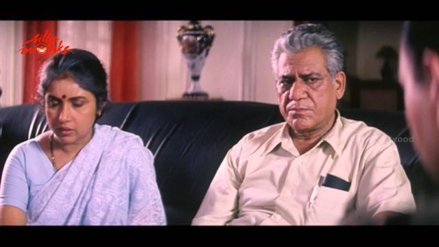 Actors Om Puri and Revathy played the role of ailing parents of a martyred officer. Actors Om Puri and Revathy played the role of ailing parents of a martyred officer.