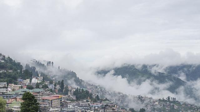 The misty Darjeeling mountains look magnificent during rains. (Wikimedia Commons) The misty Darjeeling mountains look magnificent during rains. (Wikimedia Commons)