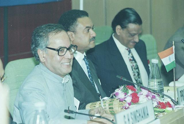 Pranab Mukherjee, then Commerce Secretary attends a meeting with his US counterpart Ron Brown (C) at Vigyan Bhavan on January 16, 1995. (Sanjay Sharma / HT Photo) Pranab Mukherjee, then Commerce Secretary attends a meeting with his US counterpart Ron Brown (C) at Vigyan Bhavan on January 16, 1995. (Sanjay Sharma / HT Photo)