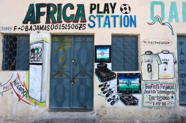 A mural is seen on a wall of a shop in Hodan district of Mogadishu, Somalia. (Feisal Omar / REUTERS) A mural is seen on a wall of a shop in Hodan district of Mogadishu, Somalia. (Feisal Omar / REUTERS)