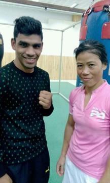 Akshay Mare with boxing champion MC Mary Kom (HT PHOTO)