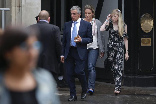 Connie Yates (R), mother of terminally-ill 11-month-old Charlie Gard, arrives at the Royal Courts of Justice in London on July 26, 2017, where a High Court judge is set to decide where baby Charlie Gard will end his life. (AFP)