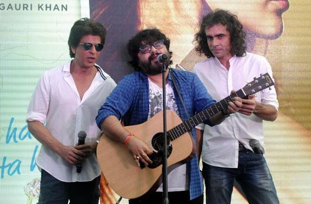 Actor Shah Rukh Khan (L), music director Pritam Chakraborty (C) and film director Imtiaz Ali take part in a promotional event for Jab Harry Met Sejal. (AFP) Actor Shah Rukh Khan (L), music director Pritam Chakraborty (C) and film director Imtiaz Ali take part in a promotional event for Jab Harry Met Sejal. (AFP)